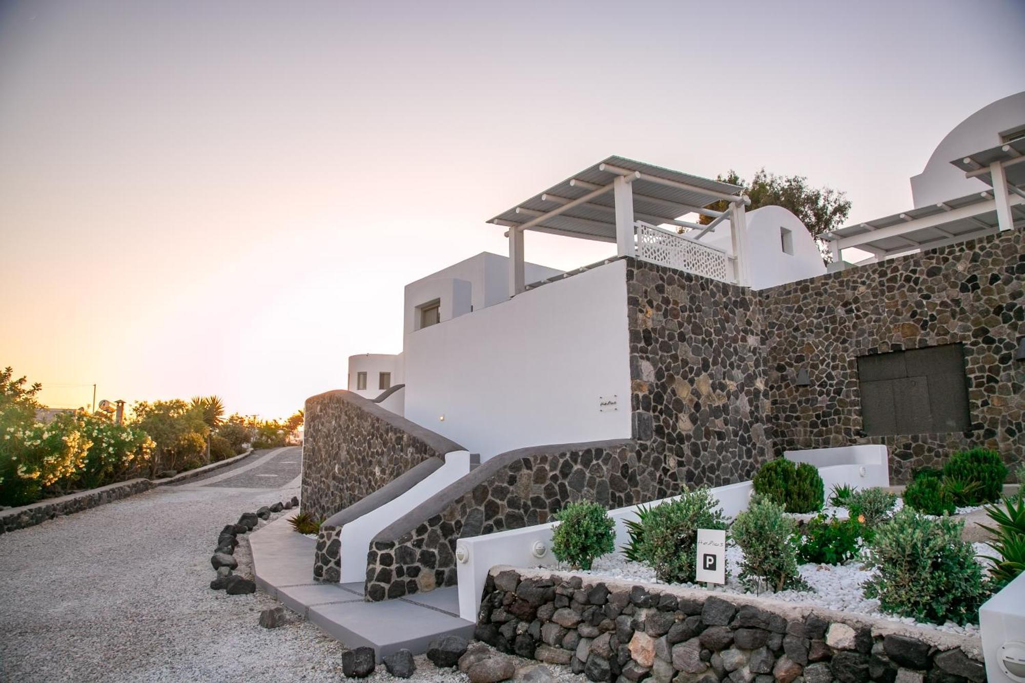 Shades Of White Emporio (Santorini)